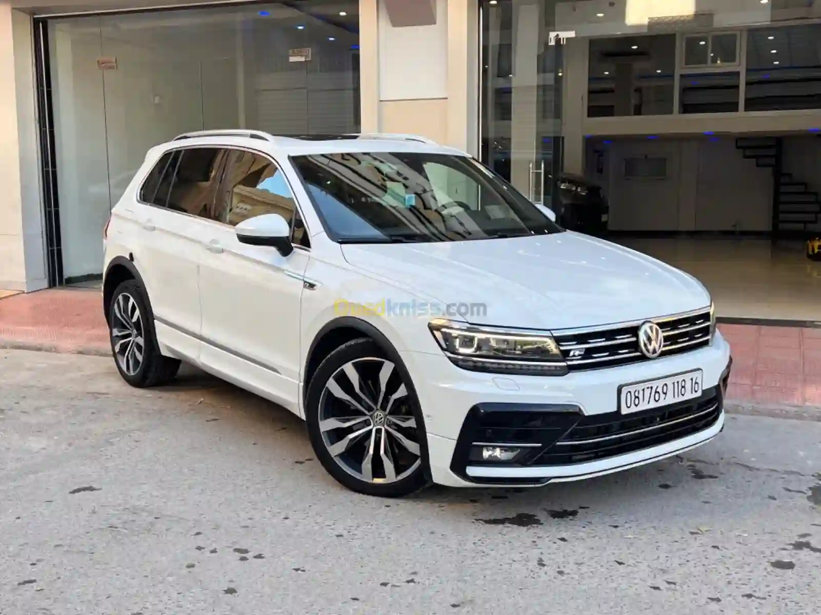 Volkswagen Tiguan 2018 R Line0