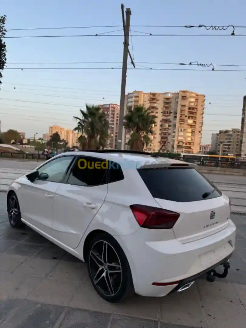 Seat Ibiza 2019 FR Plus + - Vue 1