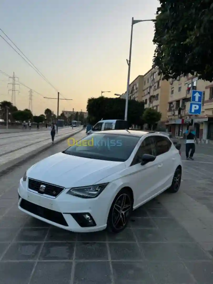 Seat Ibiza 2019 FR Plus + - Vue 2
