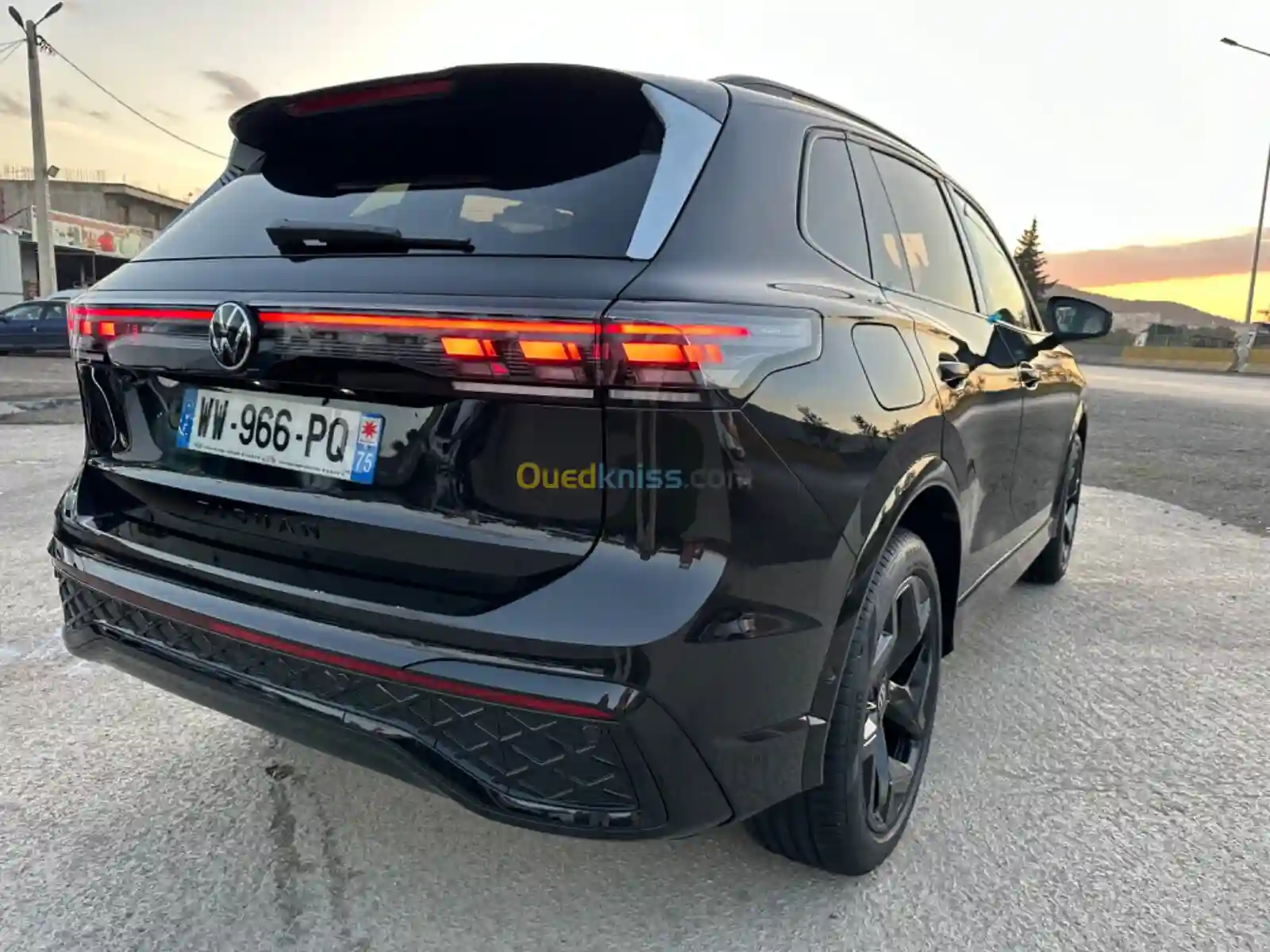 Volkswagen Tiguan 2024 R Line - Vue 2