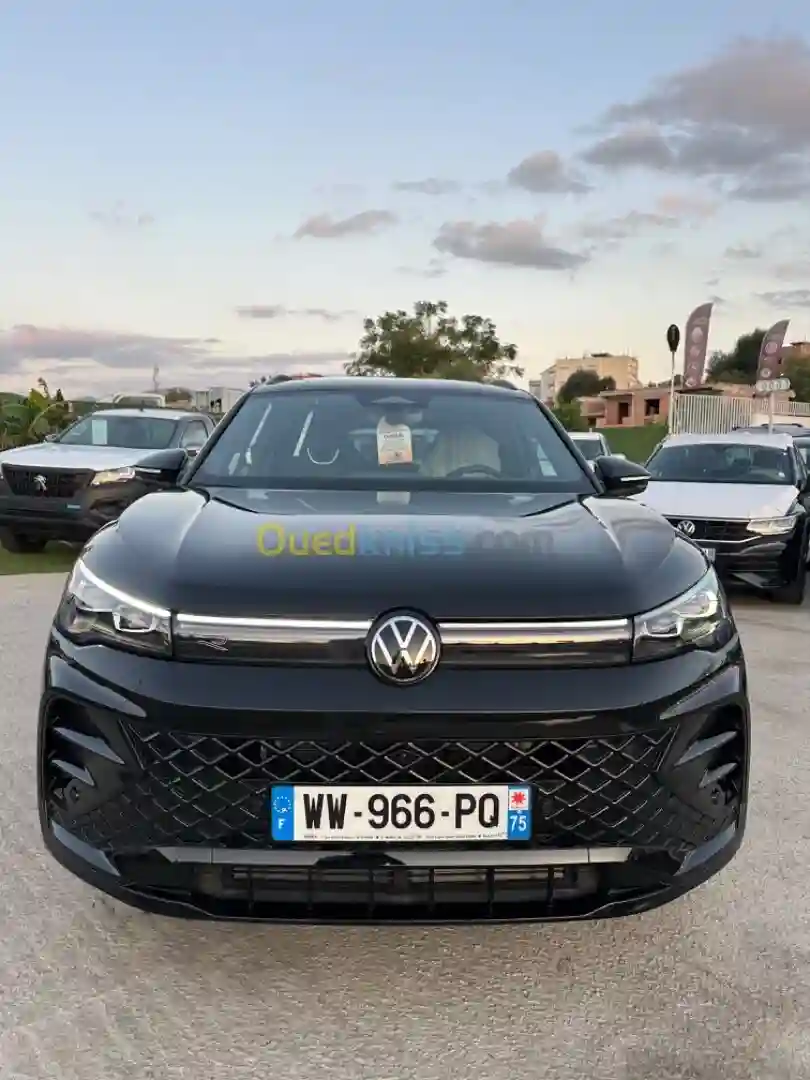 Volkswagen Tiguan 2024 R Line - Vue 3