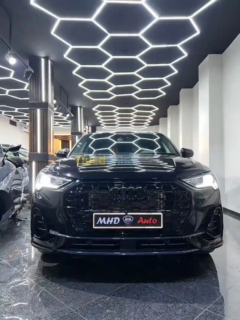 Audi Q3 2023 - Vue 3