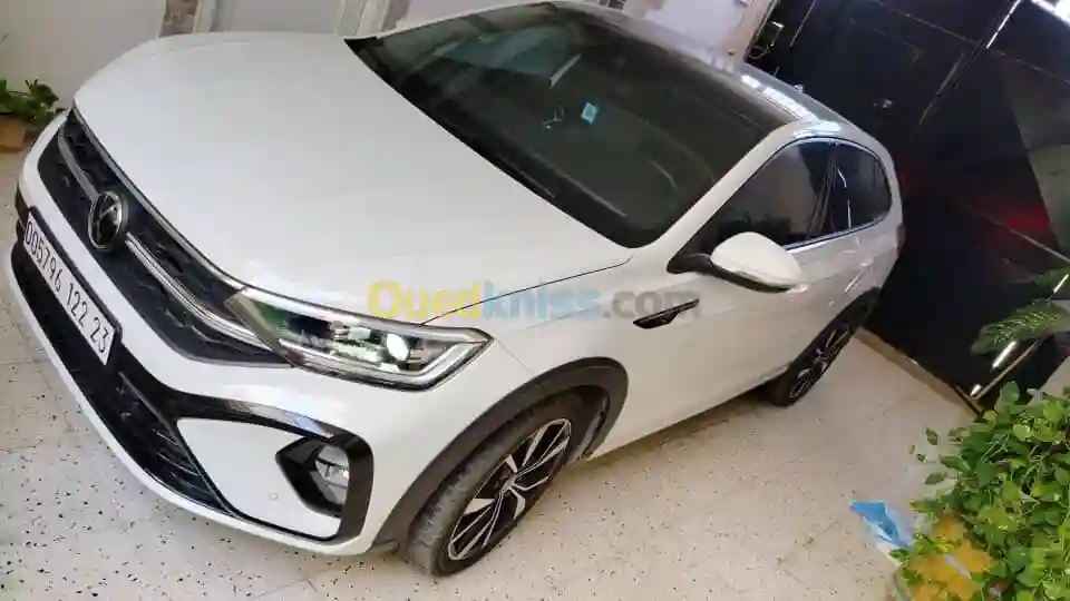 Volkswagen Taygo 2022 R Lines - Vue 3