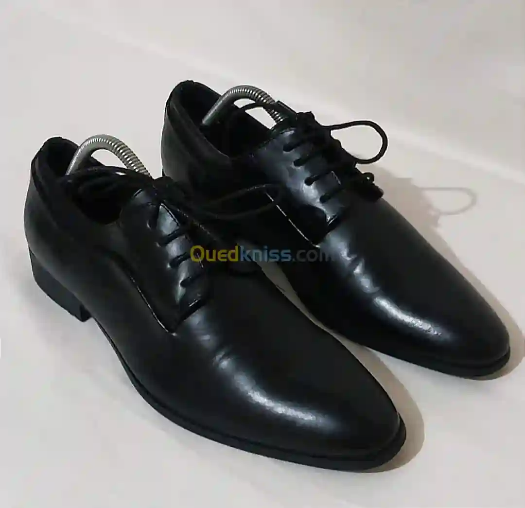 Paire De Chaussures Homme Très Peux Porté En Véritable Cuir 100 - Vue 1