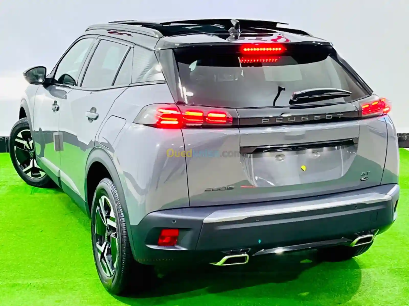 Peugeot 2008 2024 GT - Vue 3