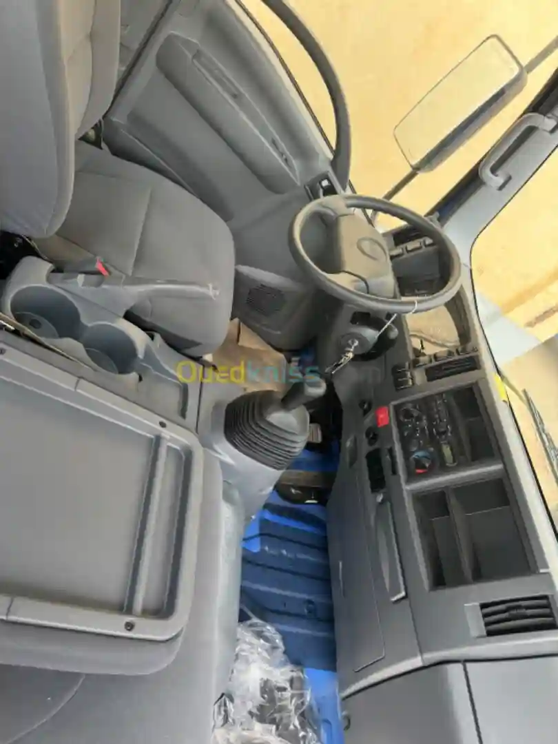 Isuzu NPR 2024 - Vue 1