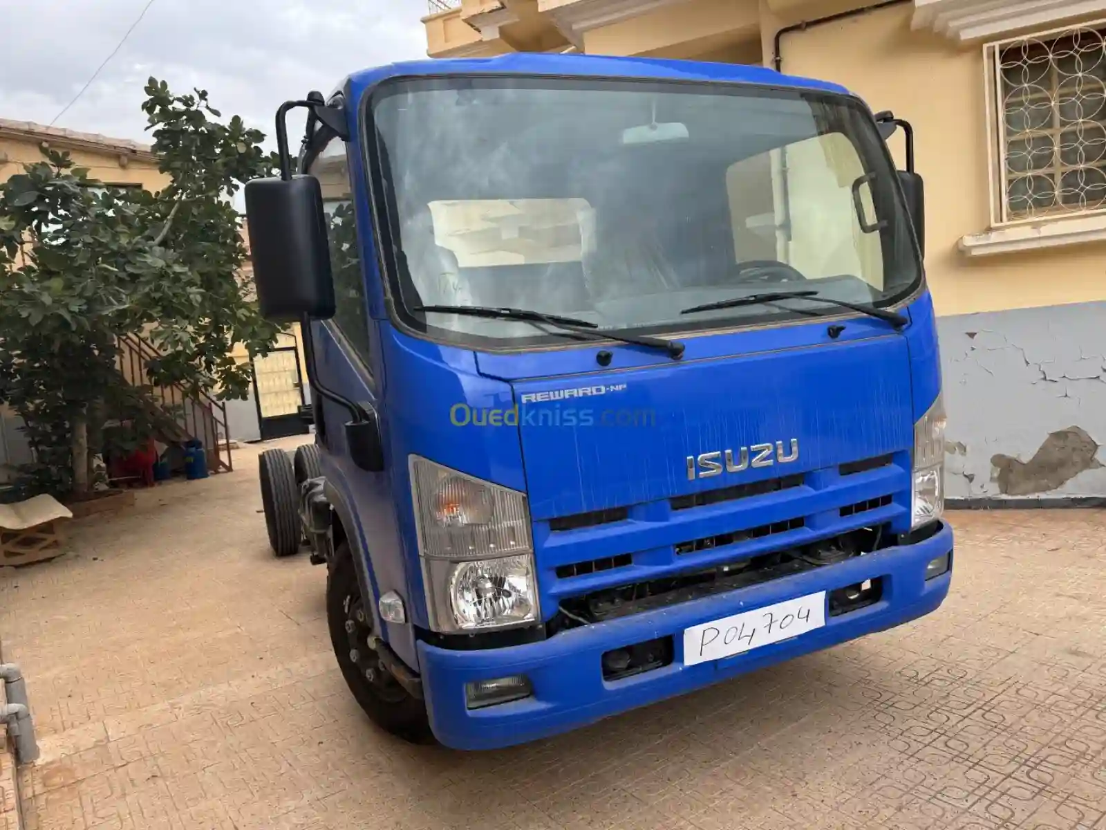 Isuzu NPR 2024 - Vue 3