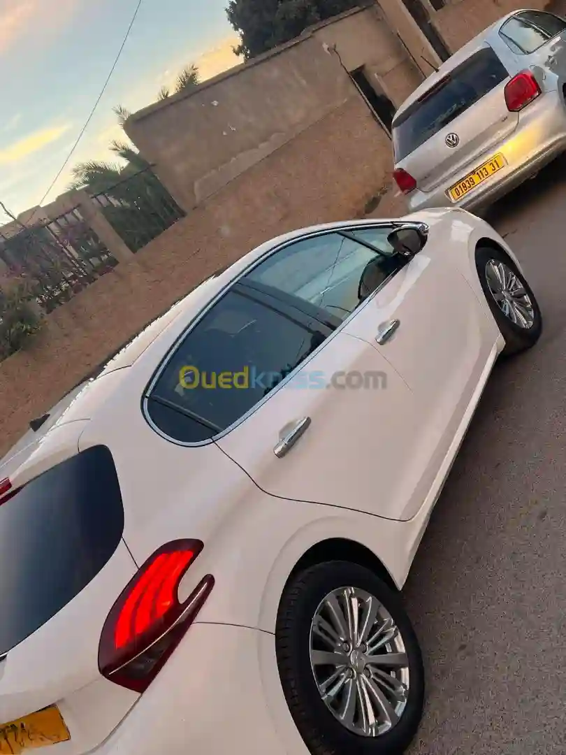 Peugeot 208 2020 Allure Facelift - Vue 1