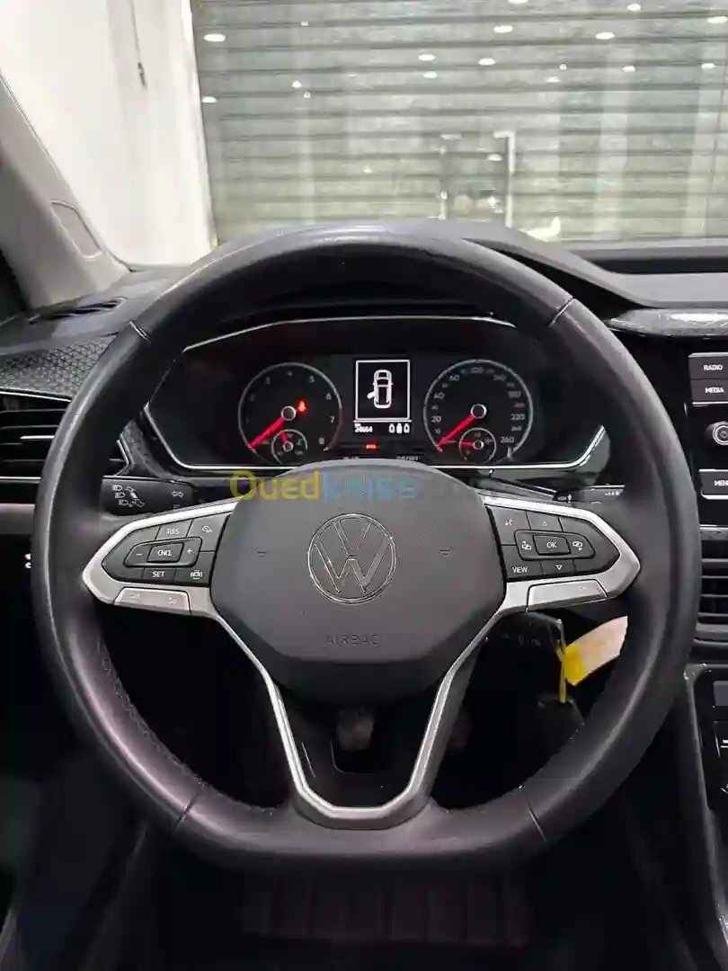 Volkswagen T-cross 2022 Style - Vue 2