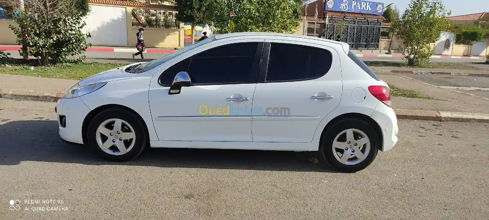 Peugeot 207 2012 New Active - Vue 3