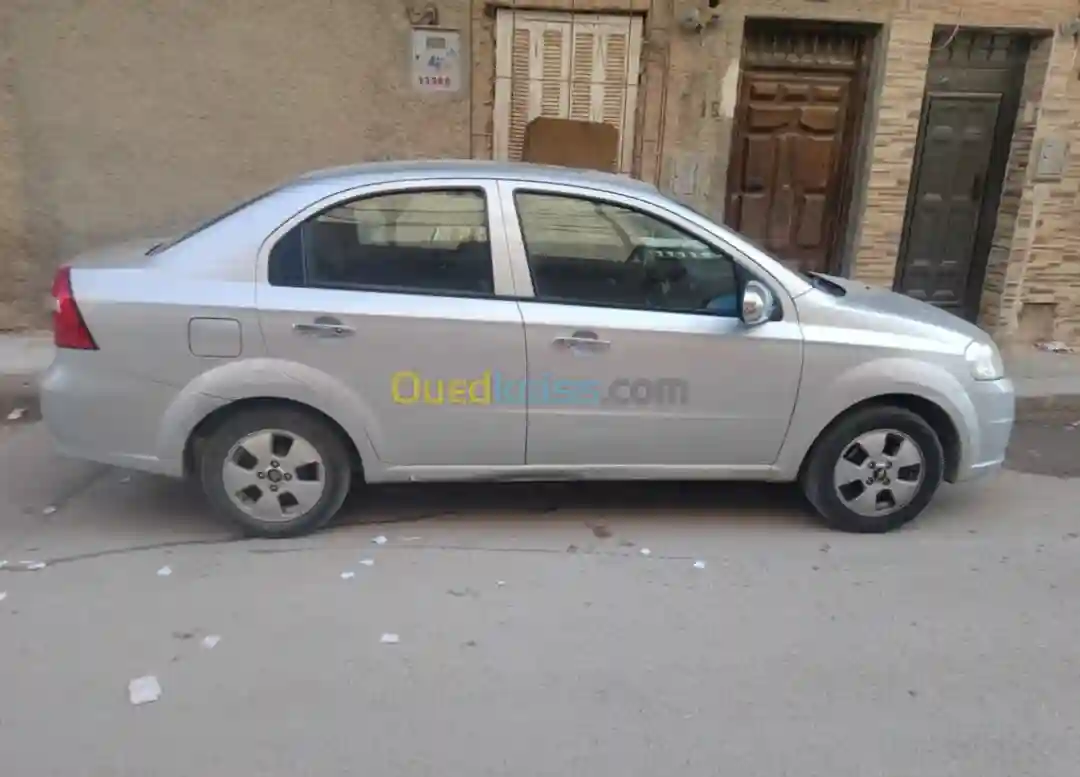 Chevrolet Aveo 4 Portes 2013 - Vue 2