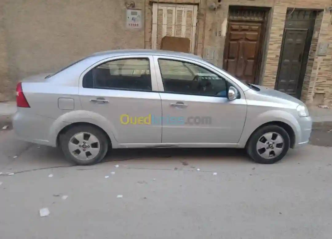 Chevrolet Aveo 4 Portes 2013 - Vue 5