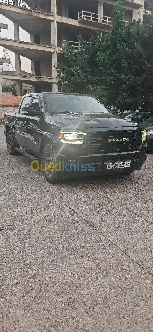 Dodge RAM 1500 Laramie 2023 GT Hybrid - Vue 2