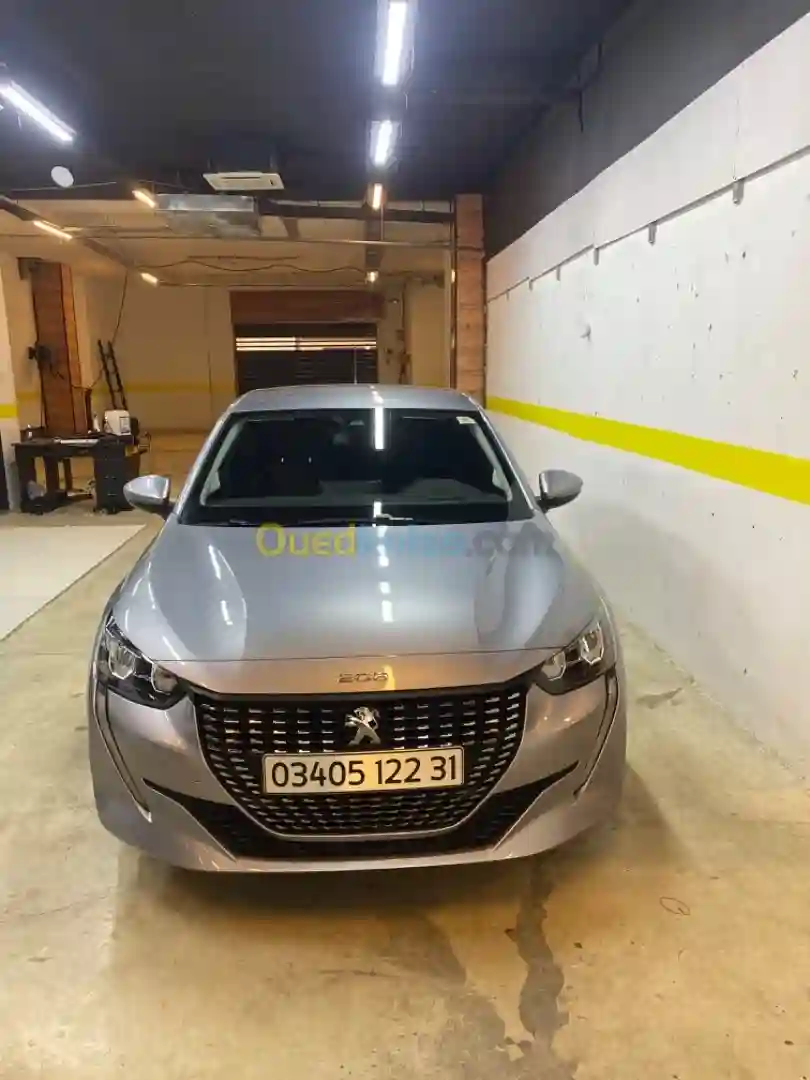 Peugeot 208 2022 Allure - Vue 4