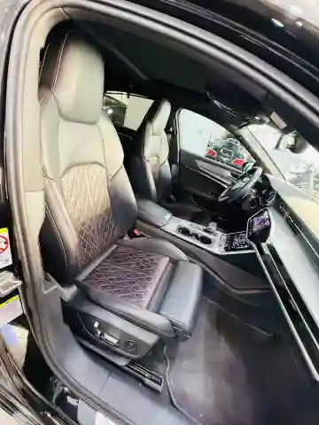 Audi A6 2023 S Line - Vue 6