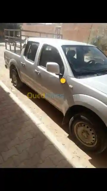 Nissan Navara 2015 Elegance 4x2 - Vue 1