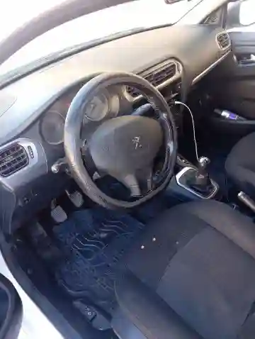 Peugeot 301 2014 Allure - Vue 18