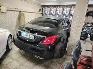 Mercedes Classe C 2020 250 Pack Sport AMG - Vue 3