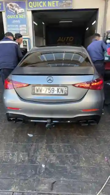 Mercedes Classe C 2022 220 AMG Line - Vue 5