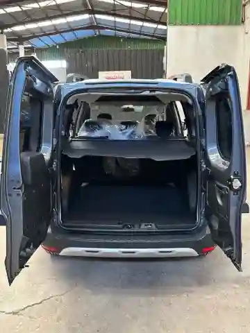 Renault Kangoo 2025 Stepway - Vue 3
