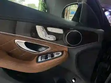 Mercedes Classe C 2017 - Vue 2