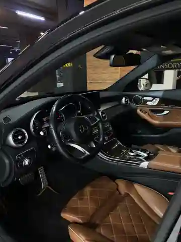 Mercedes Classe C 2017 - Vue 4