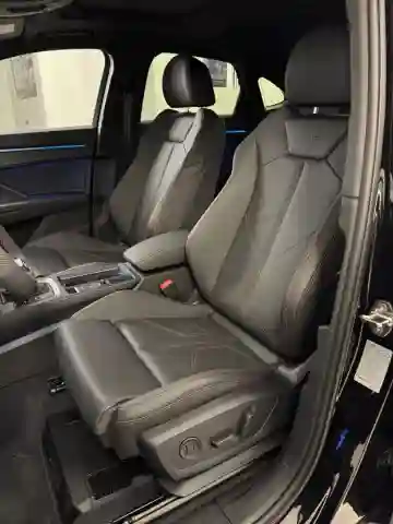 Audi Q3 2025 S-line - Vue 16