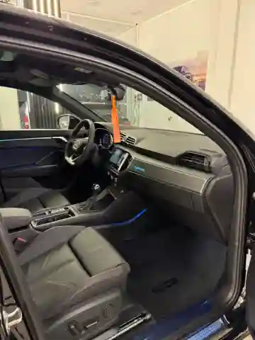Audi Q3 2025 S-line - Vue 3