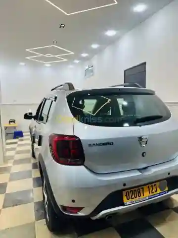 Dacia Sandero 2023 Stepway Extreme Plus - Vue 17