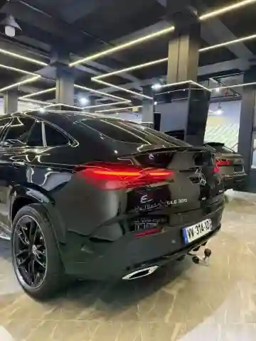 Mercedes GLE 300d 2025 4 Matic Signature Manufactur - Vue 18