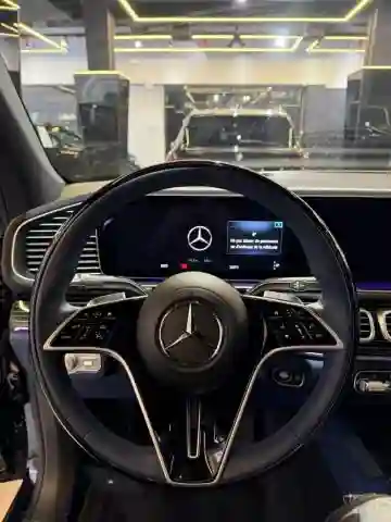 Mercedes GLE 300d 2025 4 Matic Signature Manufactur - Vue 3