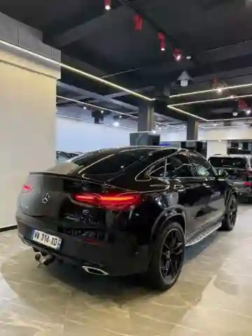 Mercedes GLE 300d 2025 4 Matic Signature Manufactur - Vue 5