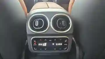 Mersedace C220d 2024 AMG - Vue 4