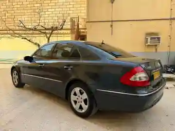 Mercedes Classe E 2003 Avantgarde - Vue 10