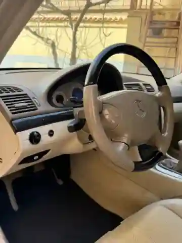 Mercedes Classe E 2003 Avantgarde - Vue 5