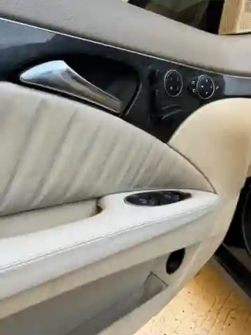 Mercedes Classe E 2003 Avantgarde - Vue 8