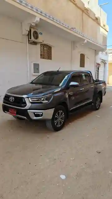 Toyota هليكس 2023 4x4 - Vue 1