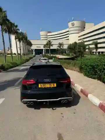 Audi A3 2019 S Line - Vue 1