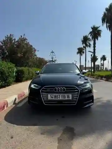 Audi A3 2019 S Line - Vue 4
