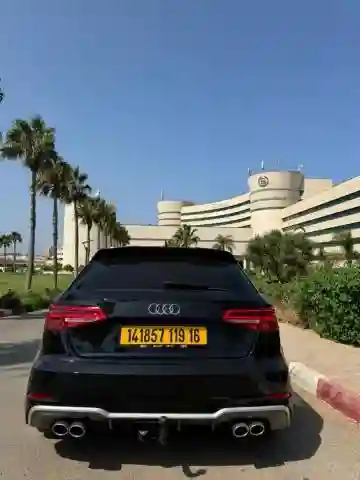 Audi A3 2019 S Line - Vue 6
