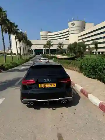 Audi A3 2019 S Line - Vue 8