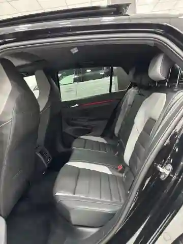 Volkswagen Golf 8 Facelift 2025 Rline - Vue 19
