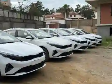 Kia K3 2025 Confort - Vue 12