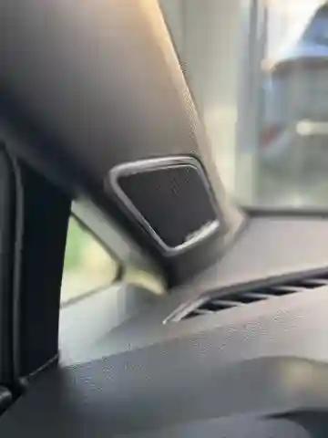 Volkswagen Golf 8 2025 - Vue 6