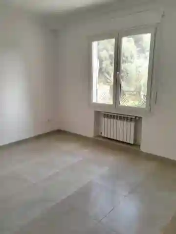 Location Niveau De Villa F4 Alger Dely Brahim - Vue 2