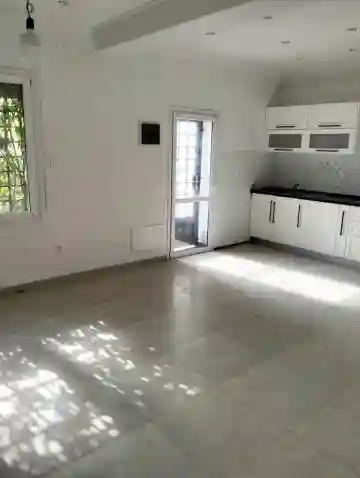 Location Niveau De Villa F4 Alger Dely Brahim - Vue 4