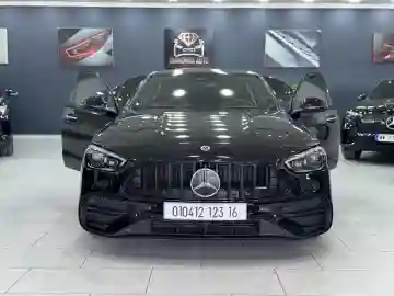 Mercedes Class C 2023 AMG 4 Matic - Vue 3