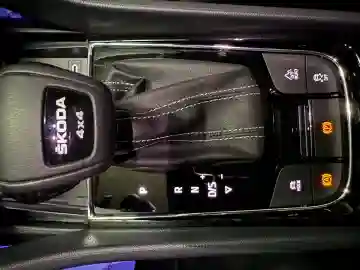Skoda Kodiaq 2024 Sport Line - Vue 19