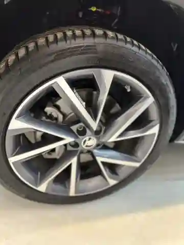 Skoda Kodiaq 2024 Sport Line - Vue 4