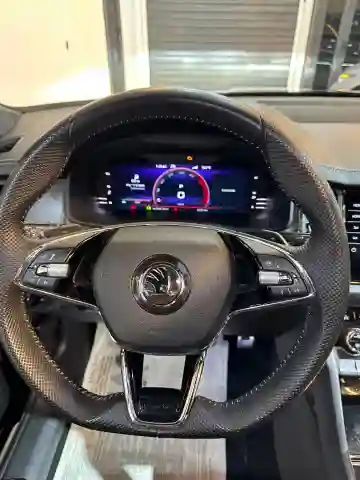 Skoda Kodiaq 2024 Sport Line - Vue 8